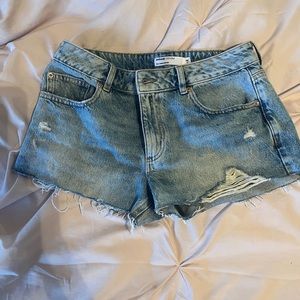 Garage Low Rise Jean Shorts (Size 27 or size 5)